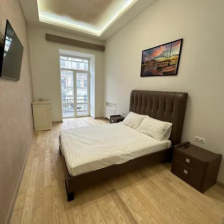 מלון Viola Boutique 2*